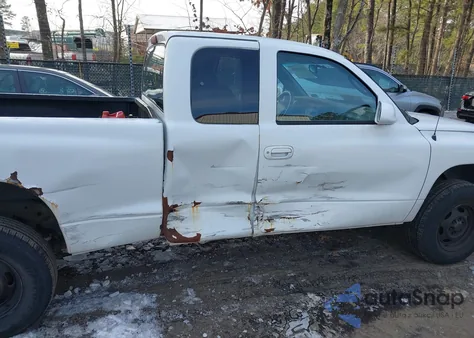 2000 Dodge Dakota Slt/Sport from USA, damaged, VIN 1B7GG22X2YS769180